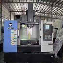 []同款两台全新未用斗山DNM5705加工中心，三轴行程:1050.